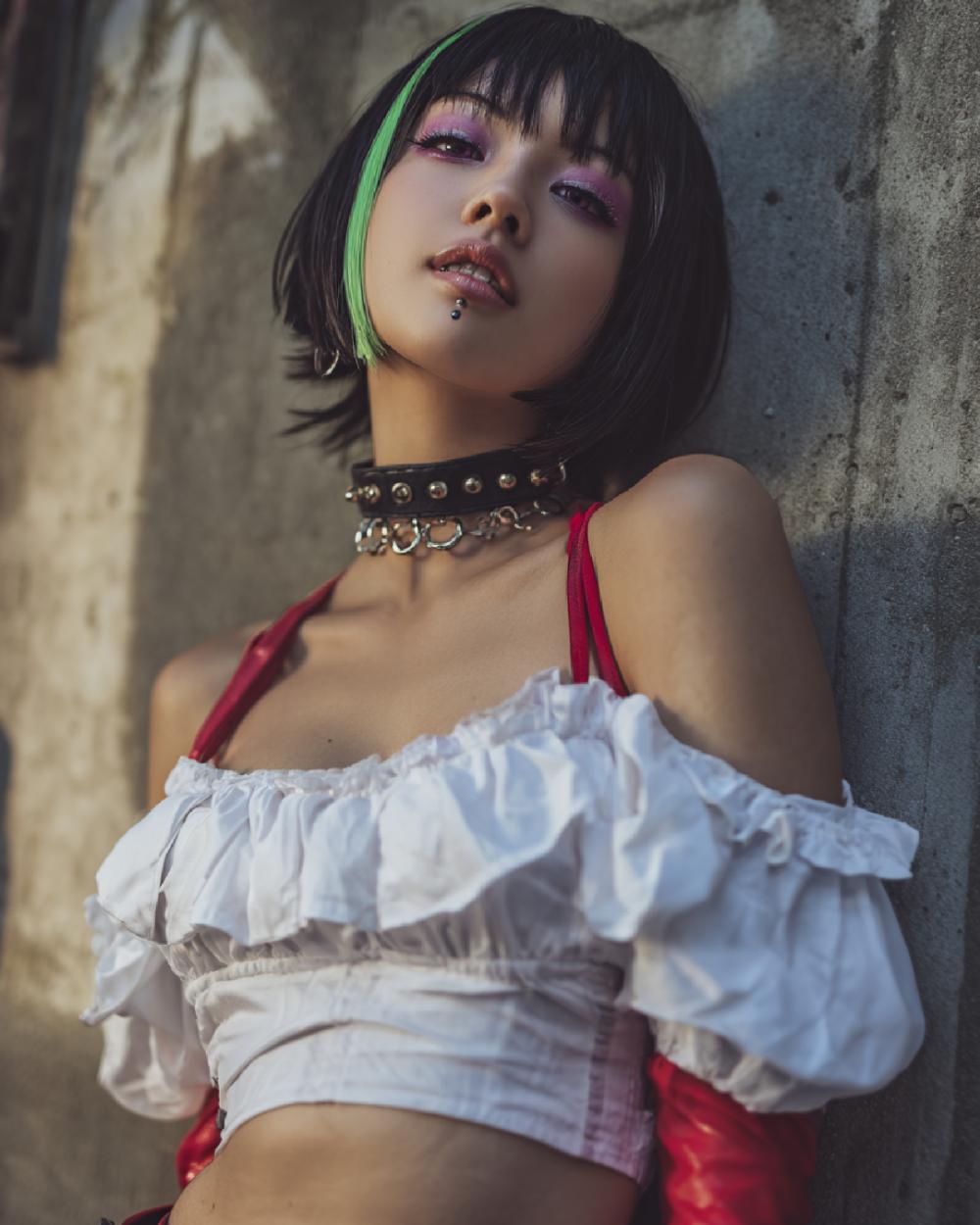 kakame look019 kirara hoshi jujutsukaisen white bustiertop